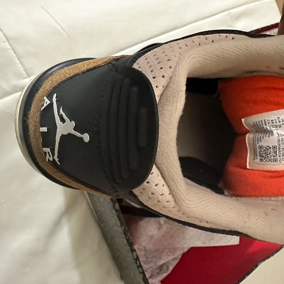 AIR JORDAN 3 RETRO (GS) “Desert Elephant” - Picture 3 of 5